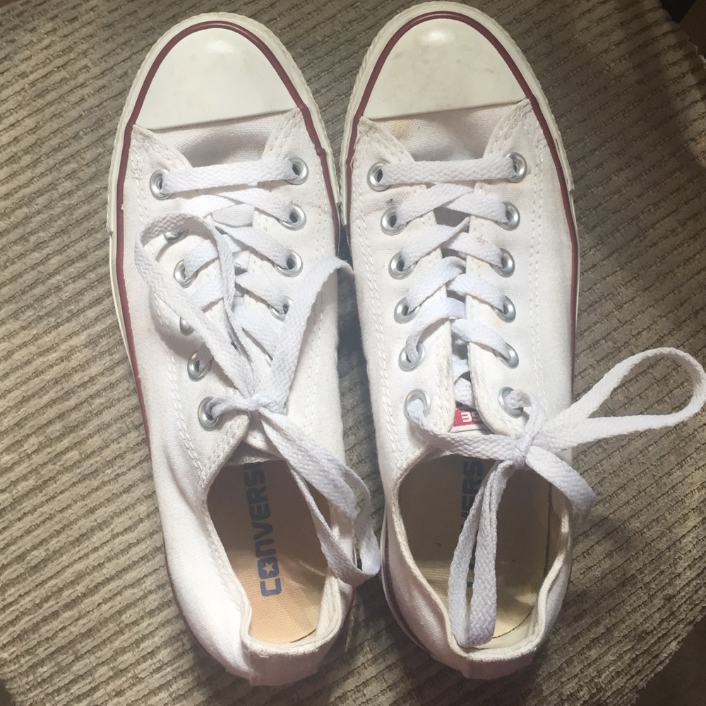 White converse - Picture 5 of 7